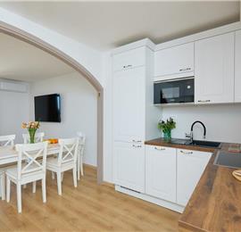 3 Bedroom Apartment with 2 Balconies near Dubrovnik Old Town, Sleeps 5-6